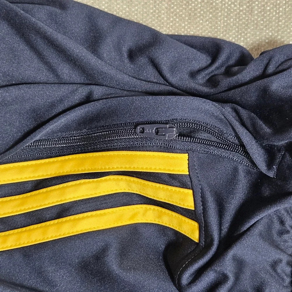 Adidas Athletic Shorts Mens XL Navy Blue Yellow Striped Activewear Pockets